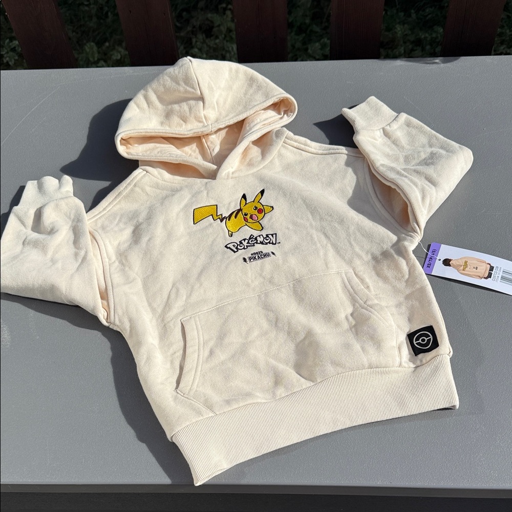 🍄4/5 Pokemon Kids Beige Hoodie with Pikachu Design NWT gender neutral